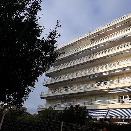 Location De Vacances A Juan Les Pins Appartement Vue Mer 外观 照片