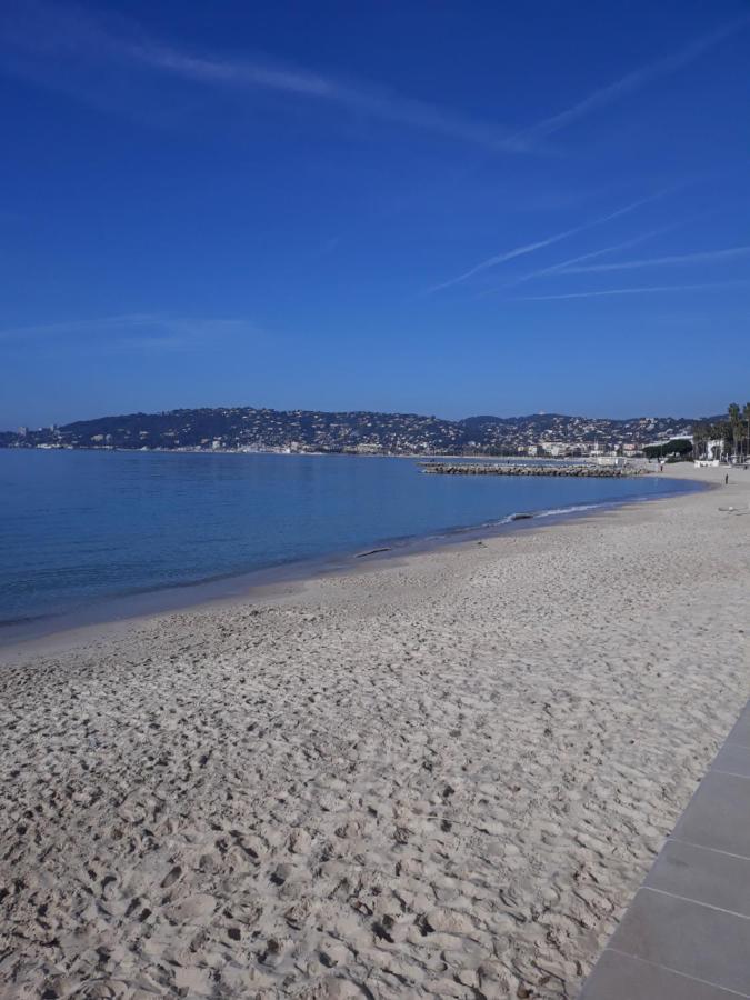 Location De Vacances A Juan Les Pins Appartement Vue Mer 外观 照片