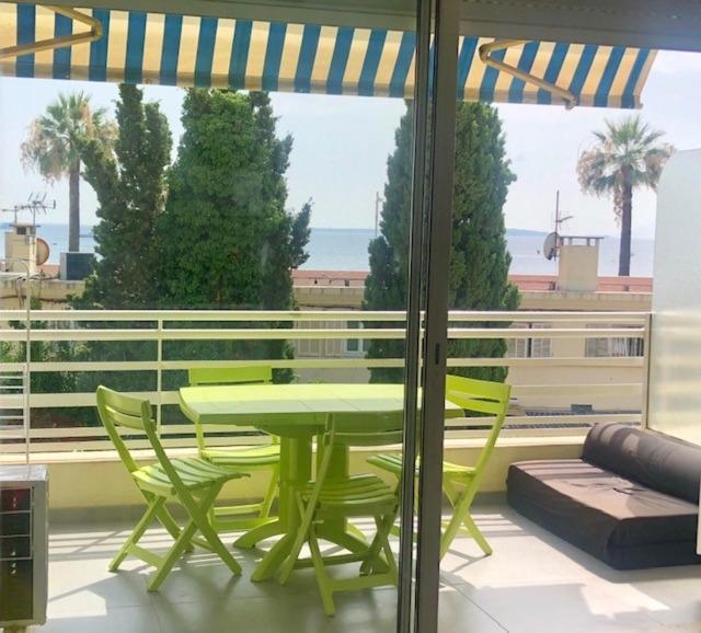 Location De Vacances A Juan Les Pins Appartement Vue Mer 外观 照片